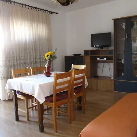 Apartman Tara